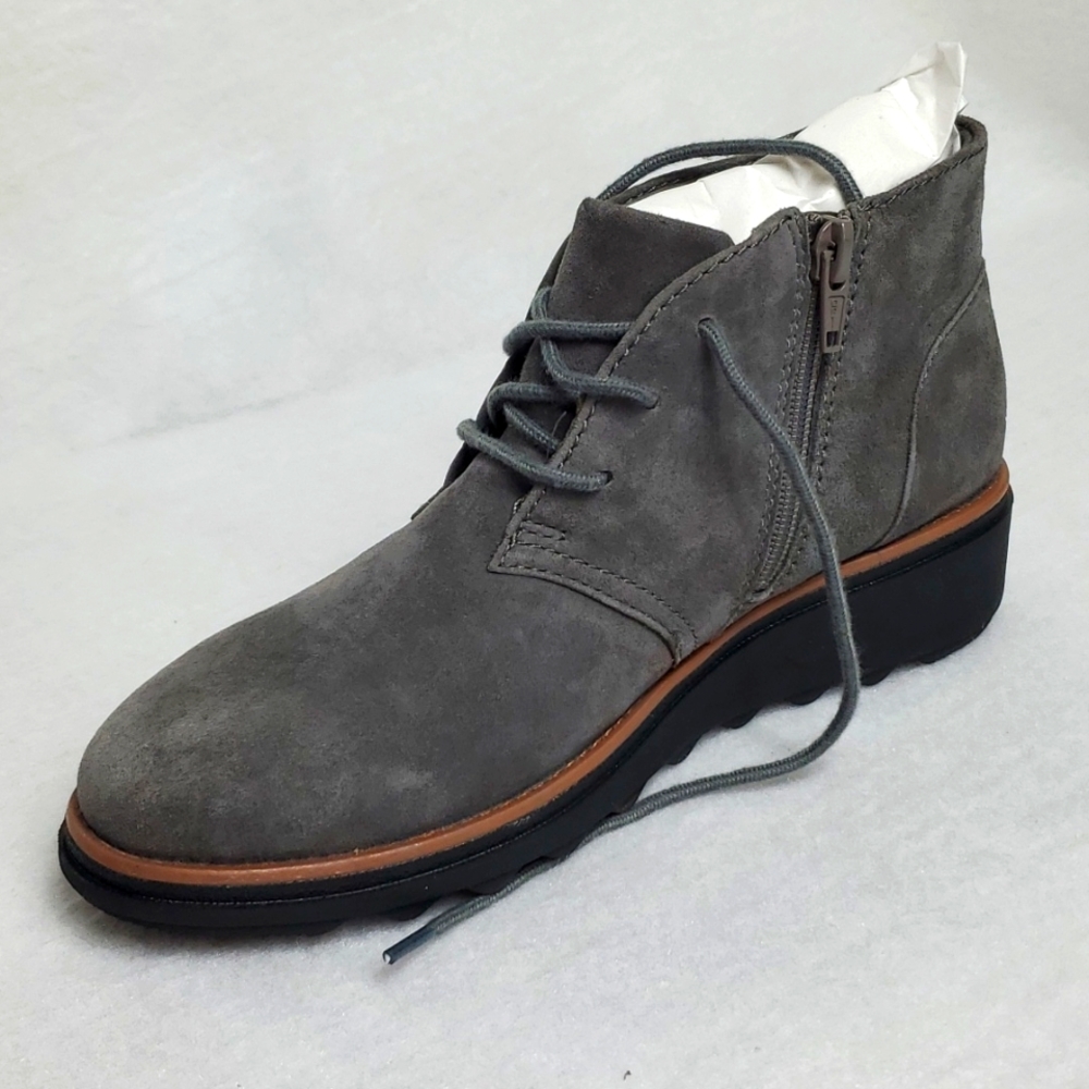 Clarks Size 5.5M Sharon Hop Grey Suede Laceup Bootie Side Zipper Shoe